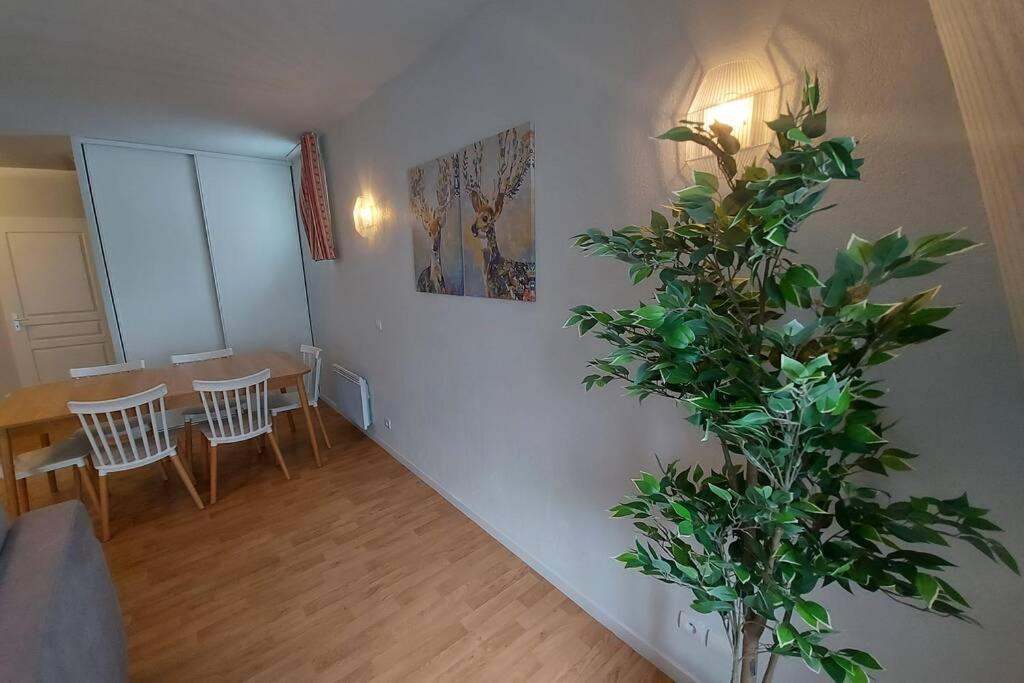 Appartement Moderne, Hyper-Centre - 6/8 Pers. Bagnères-de-Luchon エクステリア 写真