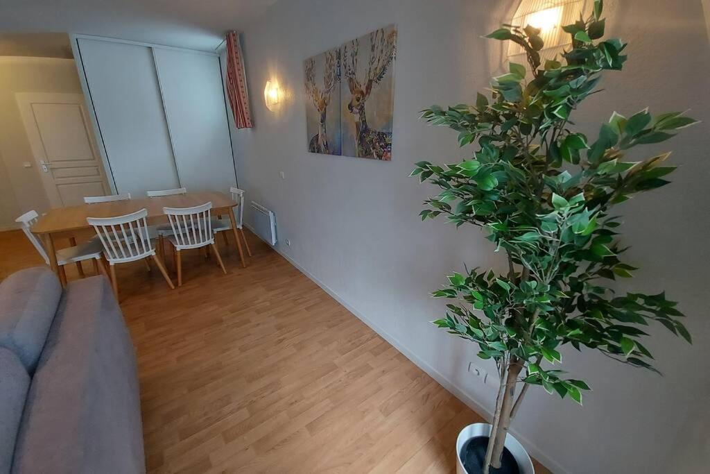Appartement Moderne, Hyper-Centre - 6/8 Pers. Bagnères-de-Luchon エクステリア 写真